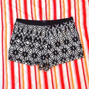 Forever 21 embellished and embroidered shorts size L women